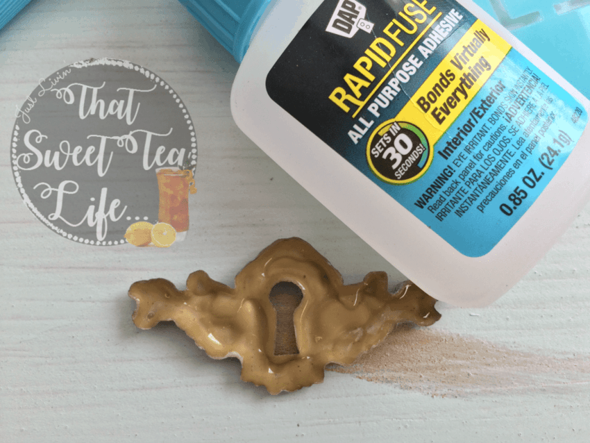 Appliques can take a worn out piece and make it new again! #thatsweettealife #furnitureappliques #furniturepainter #paintedfurniture #furnituremakeover