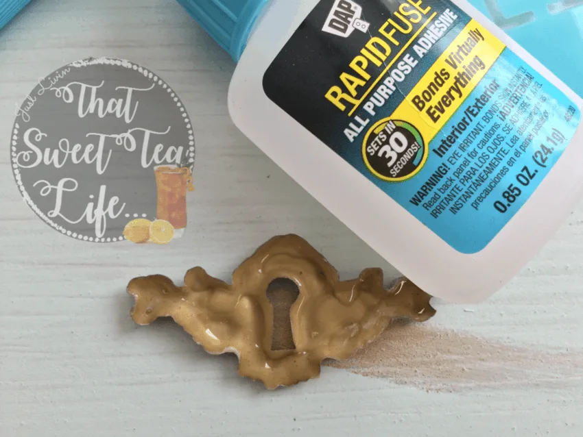Appliques can take a worn out piece and make it new again! #thatsweettealife #furnitureappliques #furniturepainter #paintedfurniture #furnituremakeover