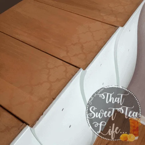 Modern_Masters_Gold-stenciling-Appliques can take a worn out piece and make it new again! #thatsweettealife #furnitureappliques #furniturepainter #paintedfurniture #furnituremakeover