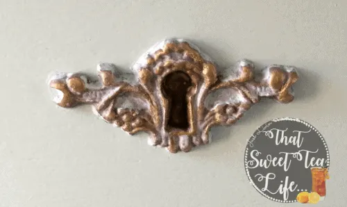 Appliques can take a worn out piece and make it new again! #thatsweettealife #furnitureappliques #furniturepainter #paintedfurniture #furnituremakeover
