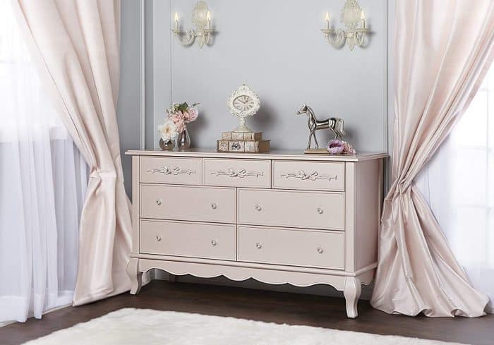 Pink and Gold Painted Furniture Makeovers to get you inspired! #PinkPaintedFurniture #shabbychic #pale #girls #blush #rose #hotpink #blushpink via @thatsweettealife