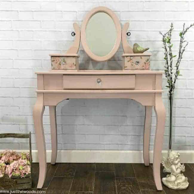 pink and gold painted furniture-girls-vanity Pink and Gold Painted Furniture Makeovers to get you inspired! #PinkPaintedFurniture #shabbychic #pale #girls #blush #rose #hotpink #blushpink via @thatsweettealife