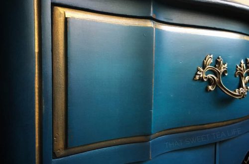 Rustic Glam Paint Finish Getting the Look *Video Series* Take something Bold, add a little Gold and make it look a little old.. you've got Rustic Glam. Its gorgeous and you can create it too.. #GoldLeaf #GoldGilding #Gildingwax #Glazing #ColorWash #BlendingPaint #AntiqueWax