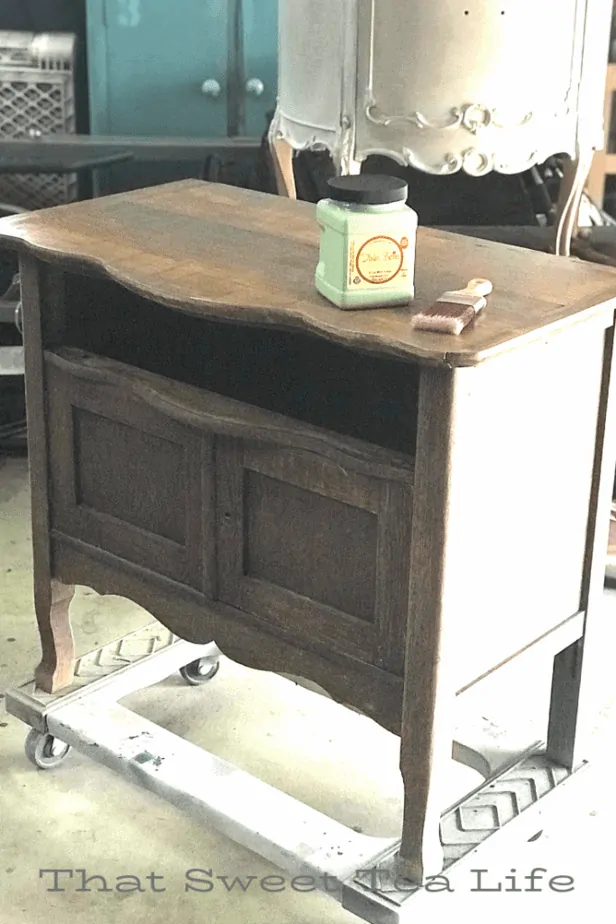 Dixie Belle Paints in Mint Julep | Painting old furniture to make it new! | Antique Wash Stand Makeover | furniture makeover | painted furniture | chalk painted furniture | green furniture | refurbished furniture | home decor | home decor ideas | painted dressers