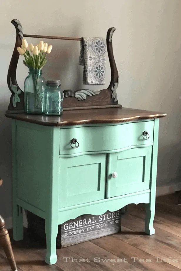 Dixie Belle Paint | mint green painted furniture | Antique Wash Stand Makeover | furniture makeover | painted furniture | chalk painted furniture | green furniture | refurbished furniture | home decor | home decor ideas | painted dressers