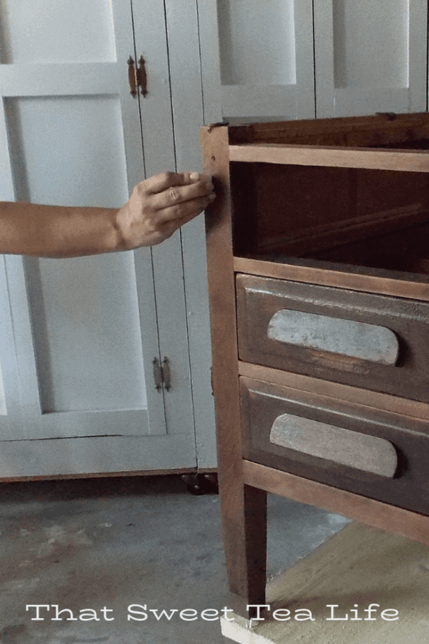Rubbing wax for jiffy paintRubbing wax for chippy paint