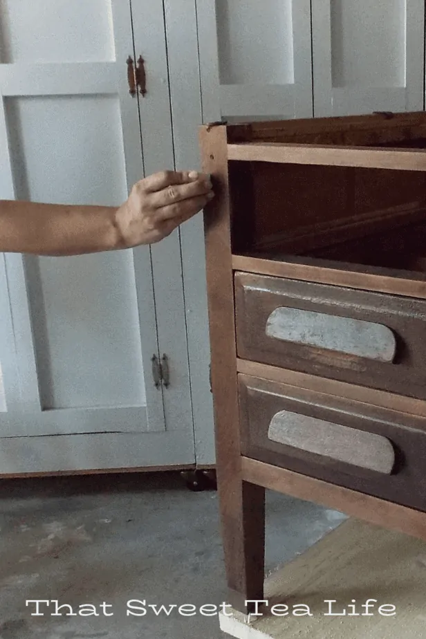 Rubbing wax for chippy paint on Repurposed End Tables