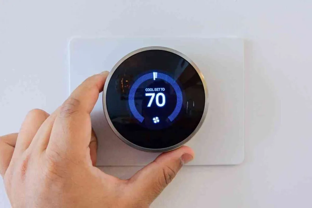 Setting a thermostat to 70 degrees