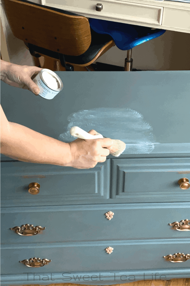 Jolie Paint and White Wax 
