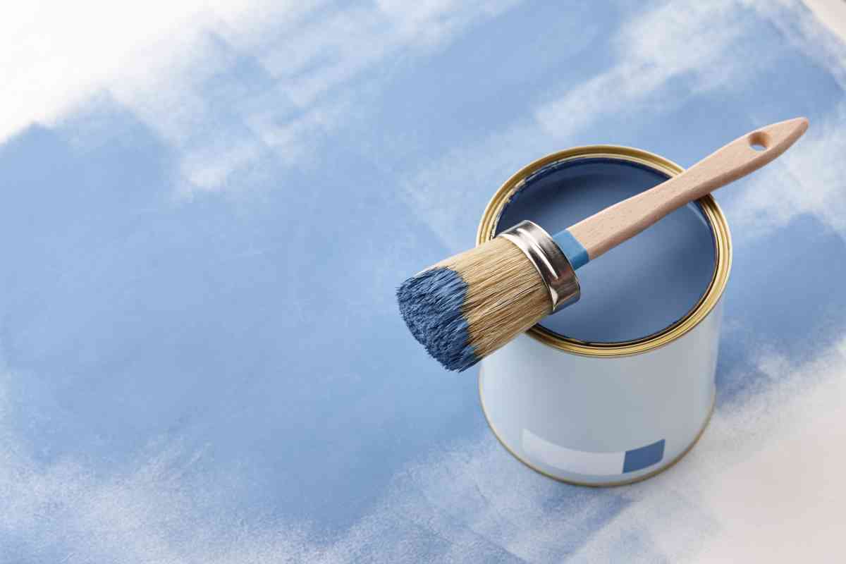 Jolie Paint Review can of blue chalkpaint