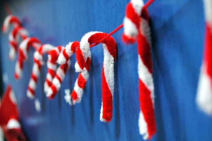 Candy Cane Christmas Pipe Cleaner Crafts for Kids