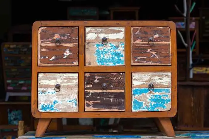 Shabby Wood Farmhouse