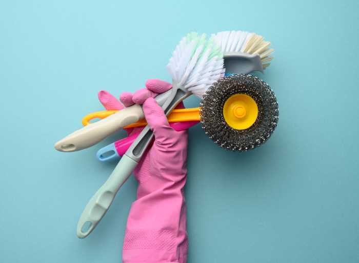 hard bristled scrub brushes 