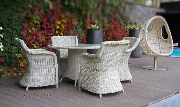 How to clean wicker furniture that is outside - wicker table and chairs
