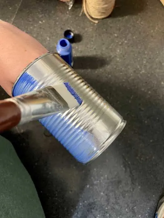 place your hand inside the can for easy painting
