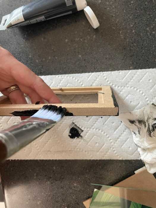 painting the sides of the frame