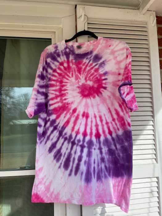 finished starburst tie dye shirt 