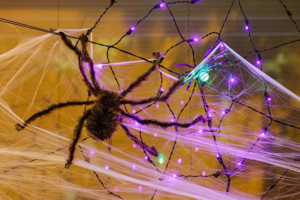Fake cobwebs