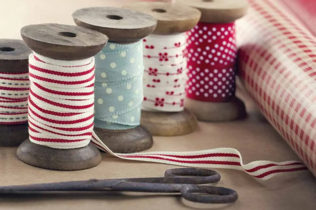 Ribbon spools