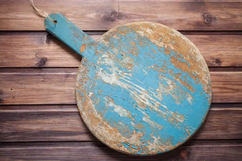Coastal-colored serving tray