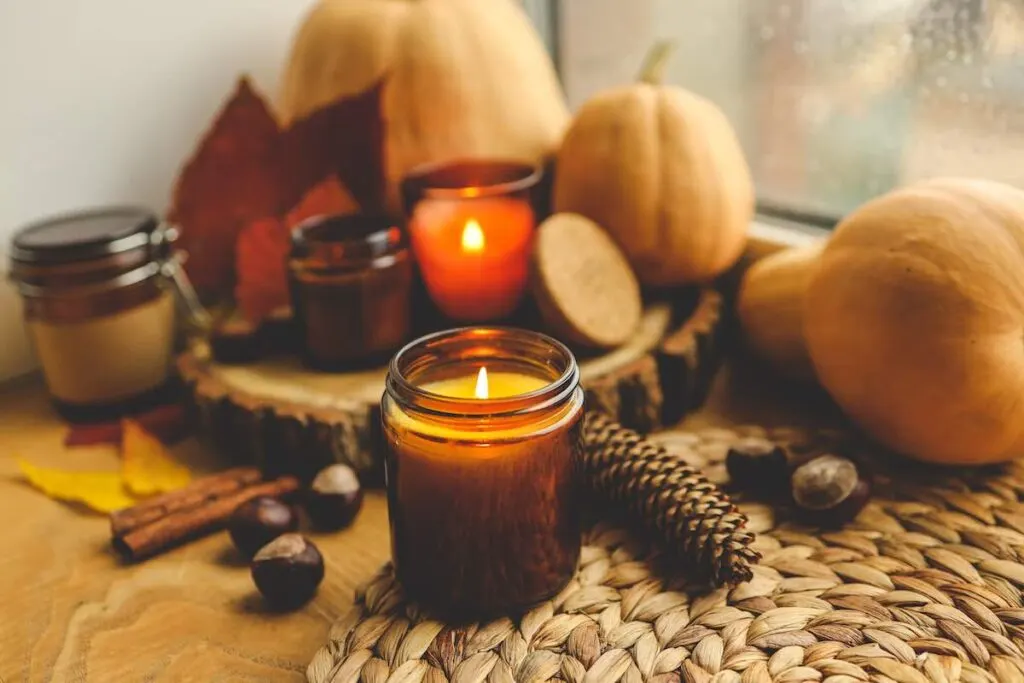 Pinecone pumpkin decor