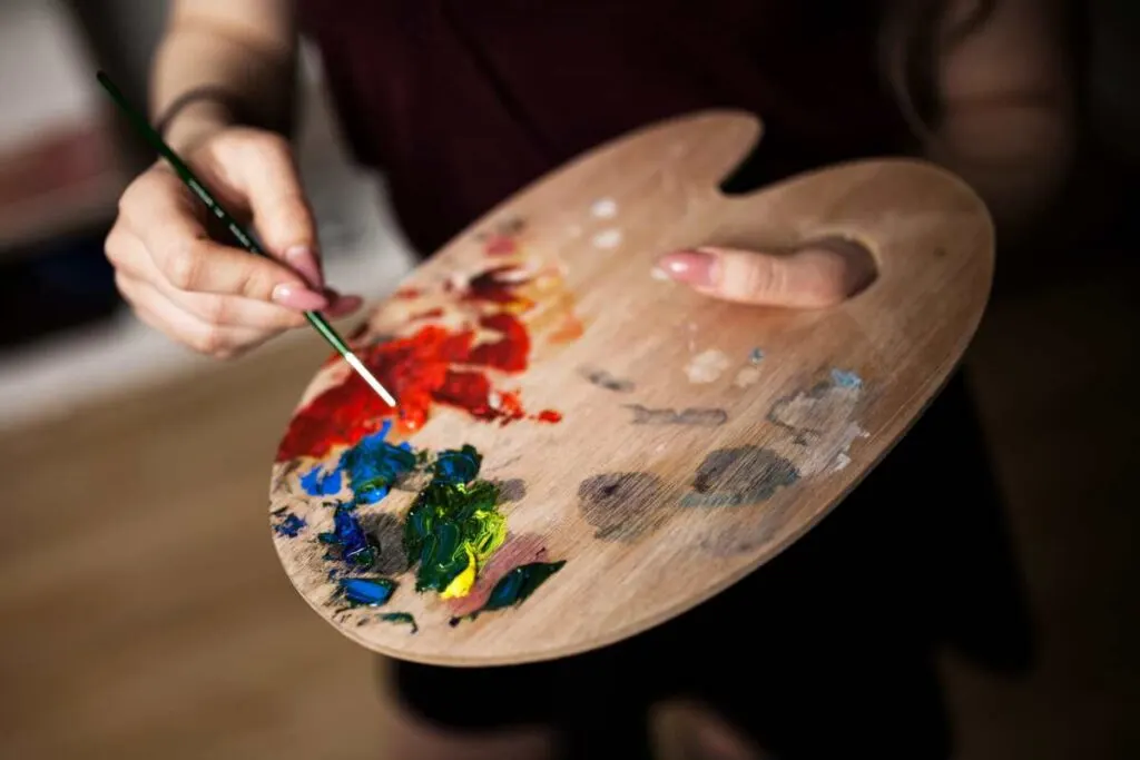 Using a Paint Palette for DIY Wood Sign Ideas