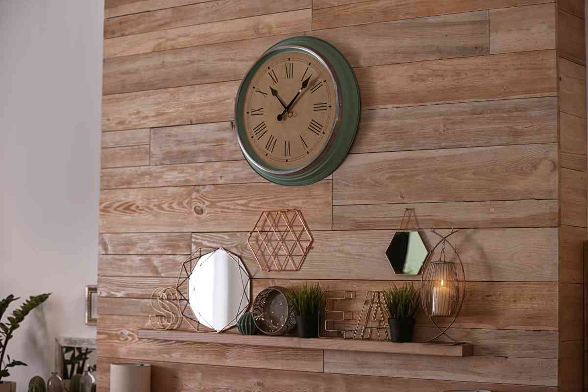How to Decorate a Mantel