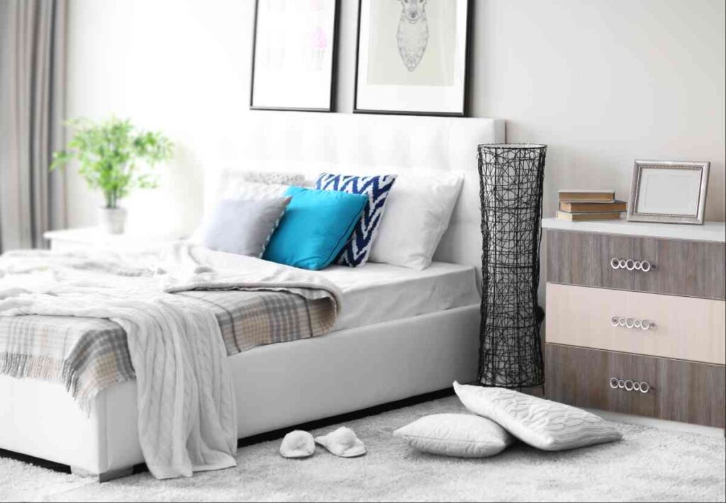 How to Decorate a Bedroom