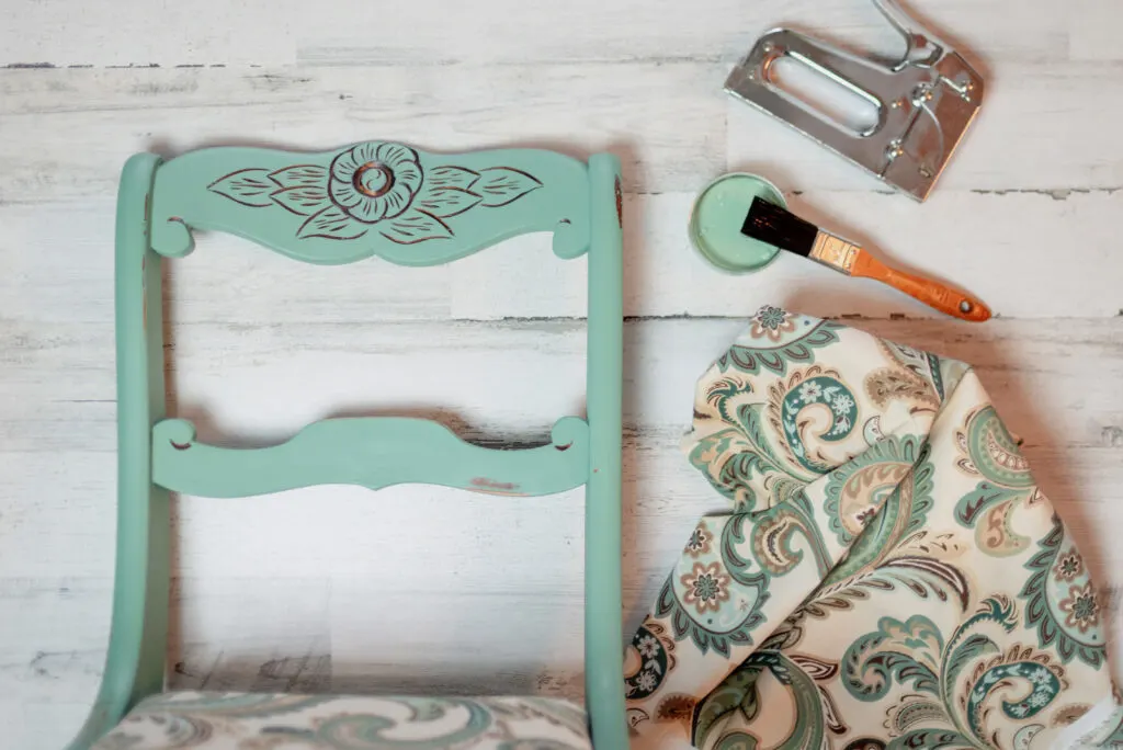 Best Chalk Paint for Furniture