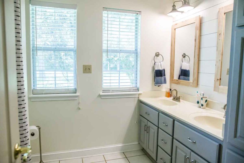 Small Bathroom Update
