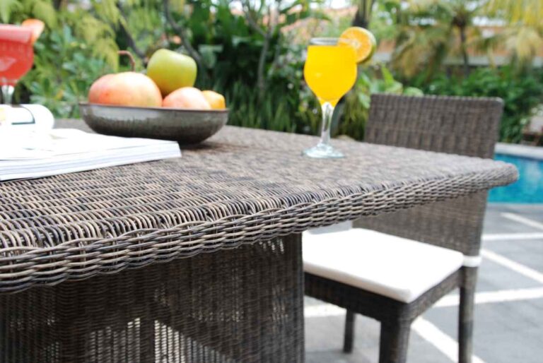 How to Paint Wicker Furniture with Chalk Paint 5 Easy Steps • That