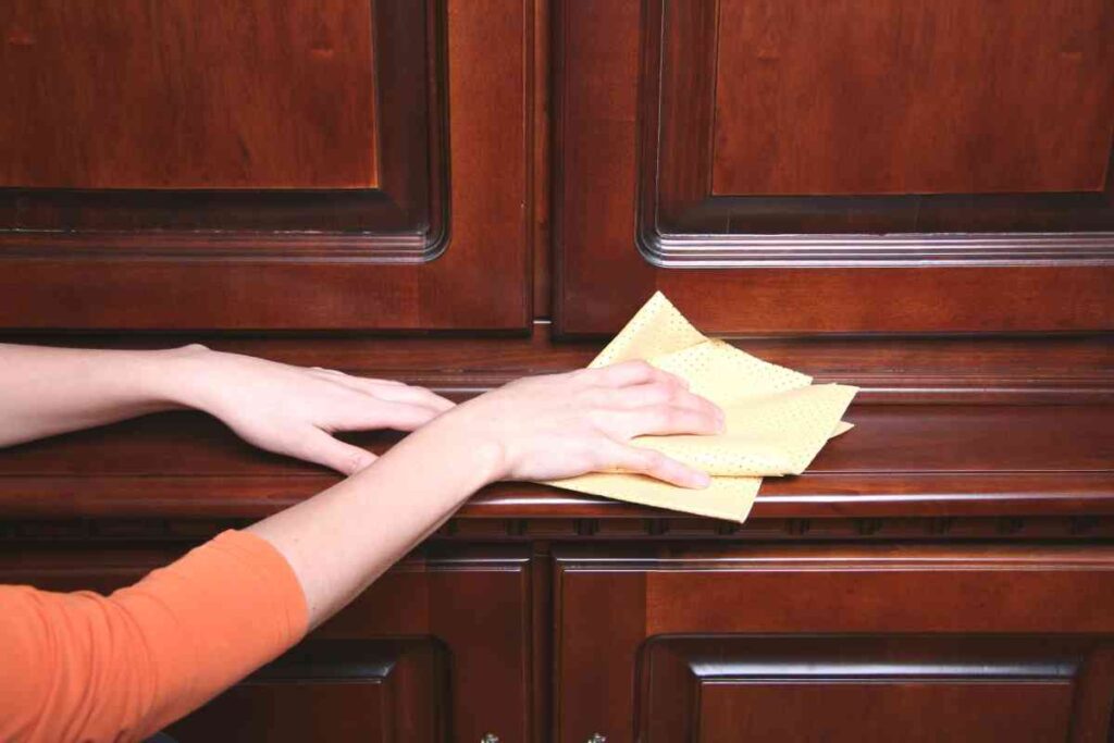 how to remove furniture wax with a cloth and soap and vinegar