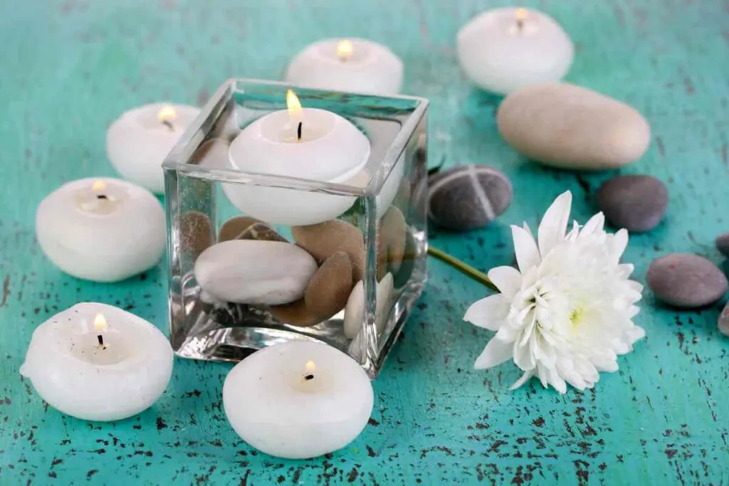 Floating candle holders with flowers and rocks for DIY candle holders