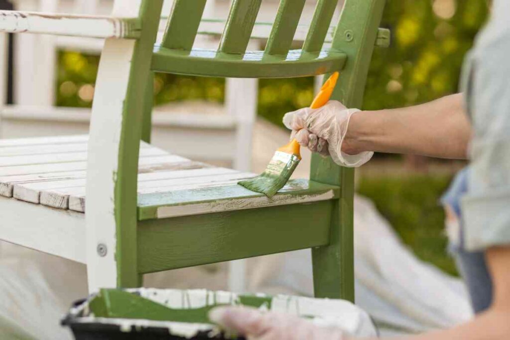 Painting a white chair green using the best paint for furniture without sanding