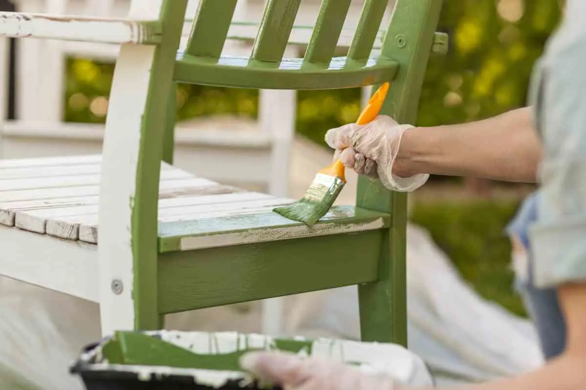 Painting a white chair green using the best paint for furniture without sanding