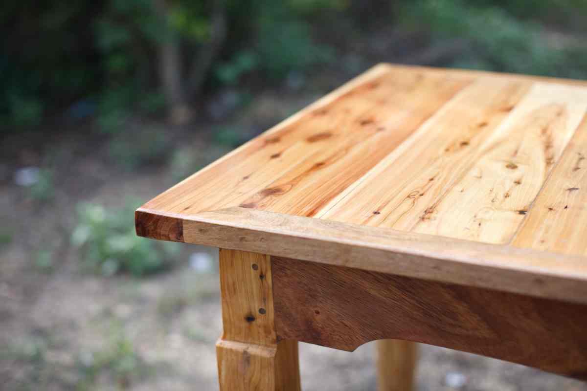 wooden table ready for a coat of the best polyurethane for table tops