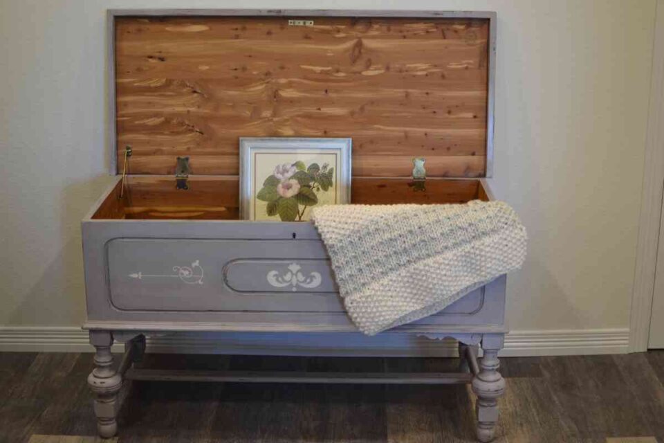 How to Use Furniture Stencils On Your Projects in 7 Easy Steps • That