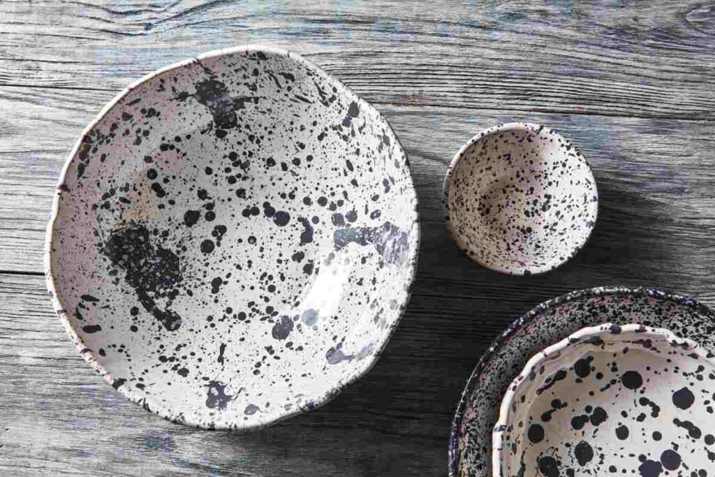 Plates decorated using the splatter glaze technique