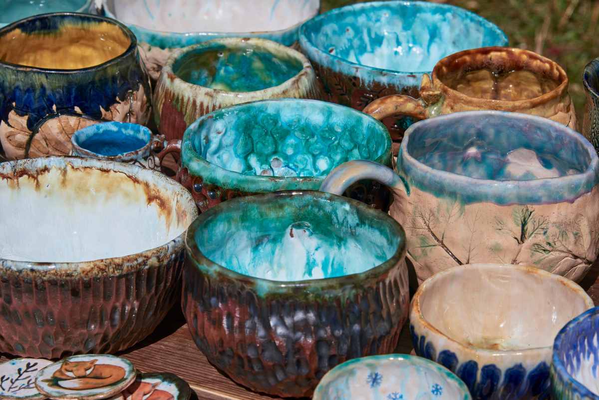 Colorful pots with different pottery glaze techniques